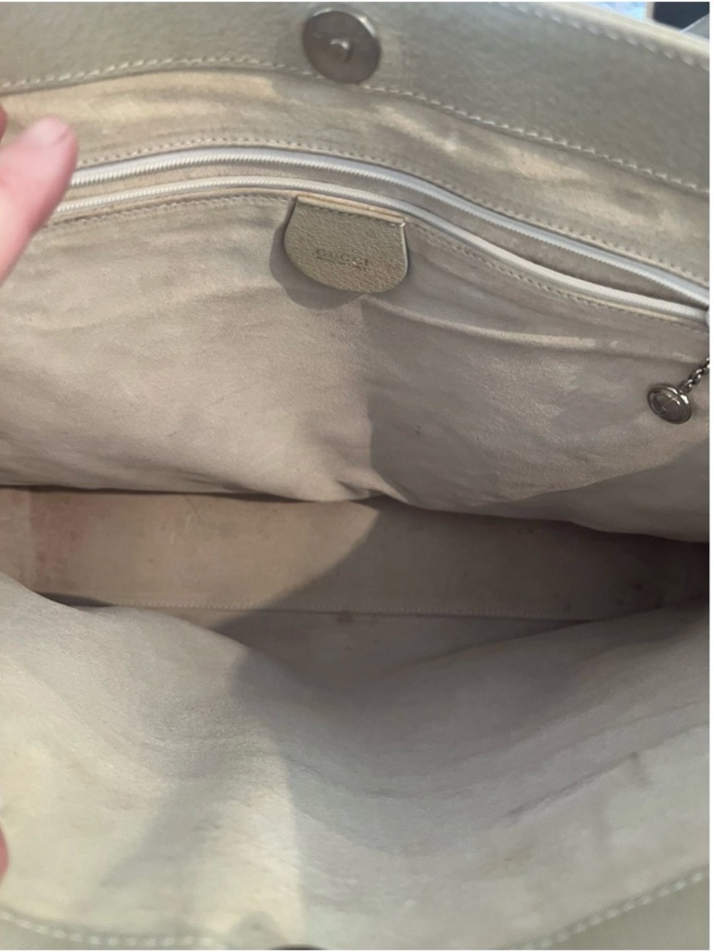 AUTHENTIC RARE GUCCI CREAM/IVORY LEATHER TOTE BLACK SCUPTURAL HARDWARE - Picture 11 of 12